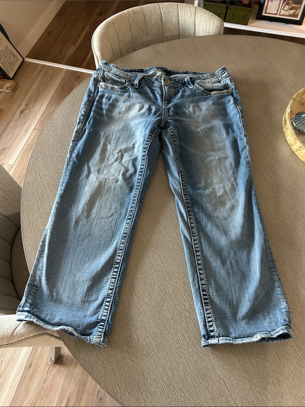 Vigoss Light Blue Distressed Capri Jeans